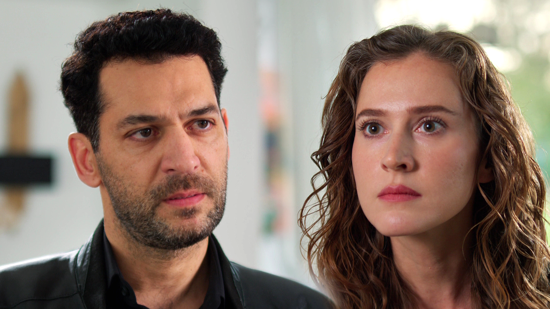 Serhat, Berrak'a karşı Zeynep'i korudu!