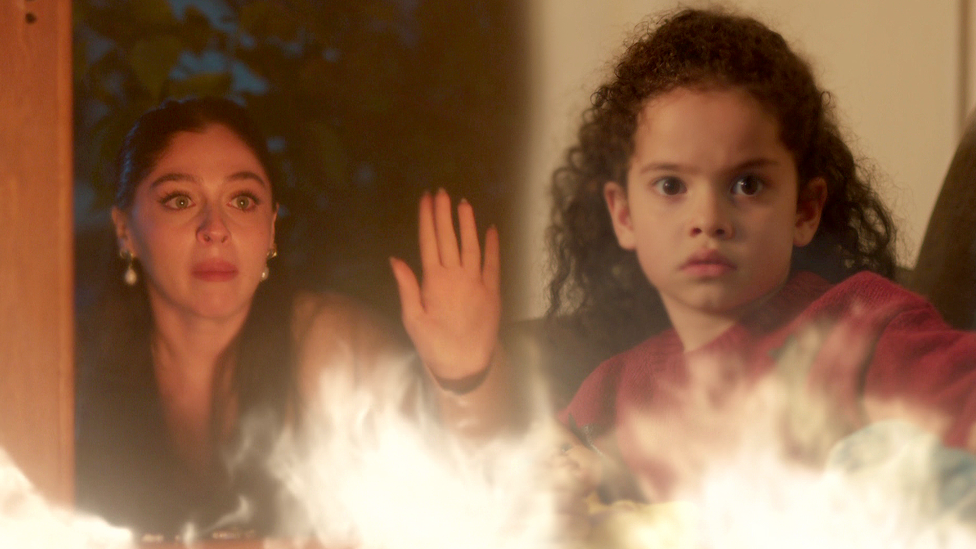 Kader, alevlerin arasında kaldı!