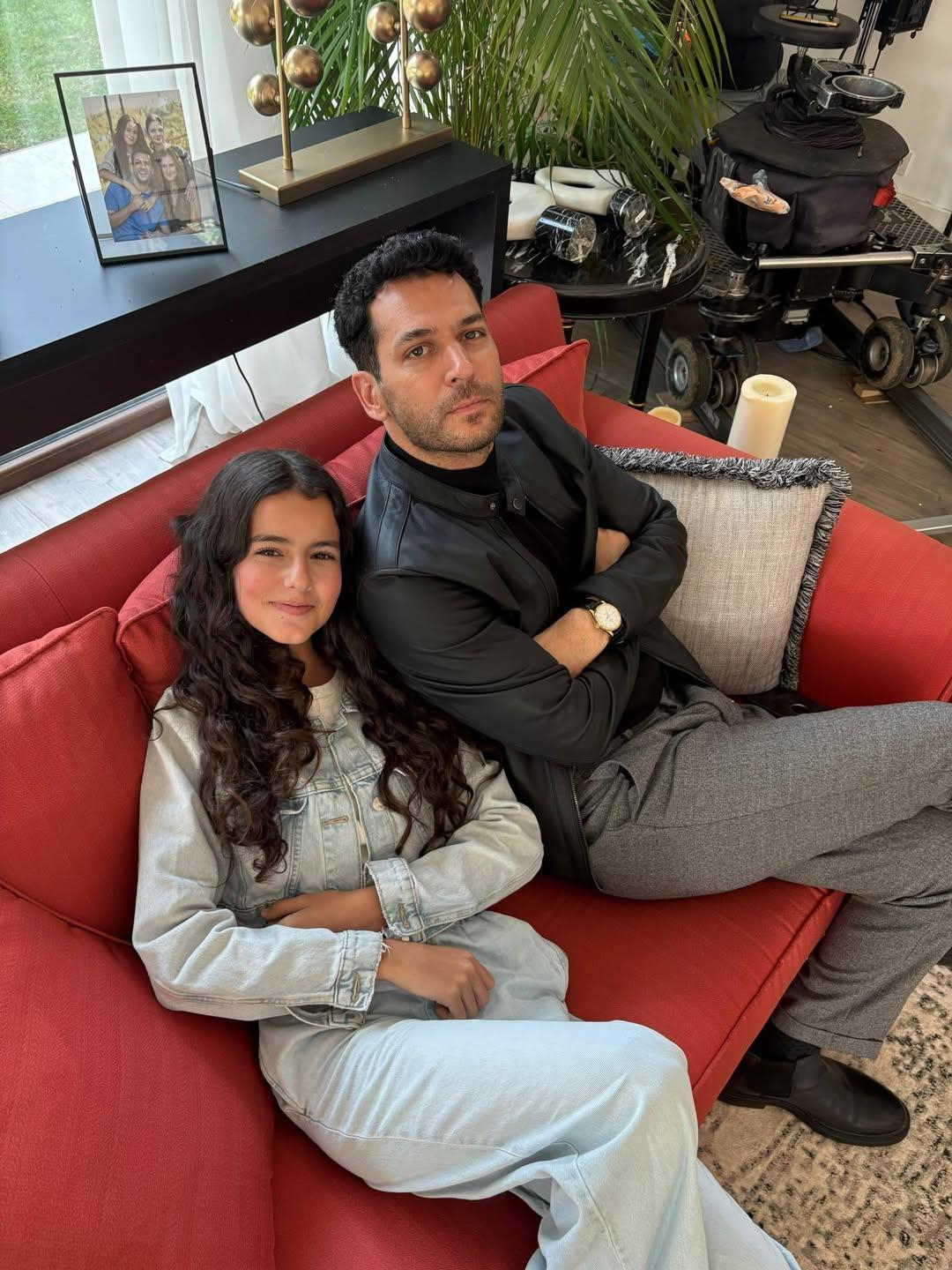 Sırlar ekranda, kahkaha sette!