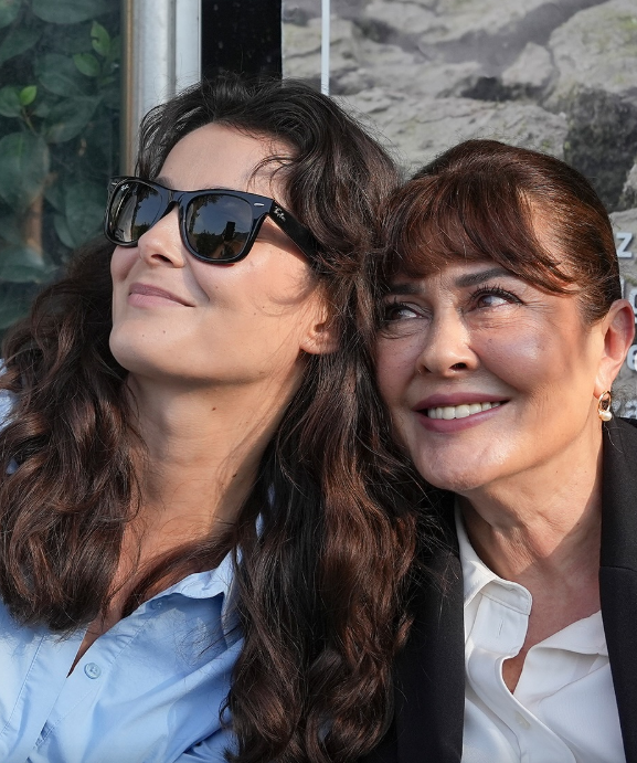 Anne - kız neşesi!