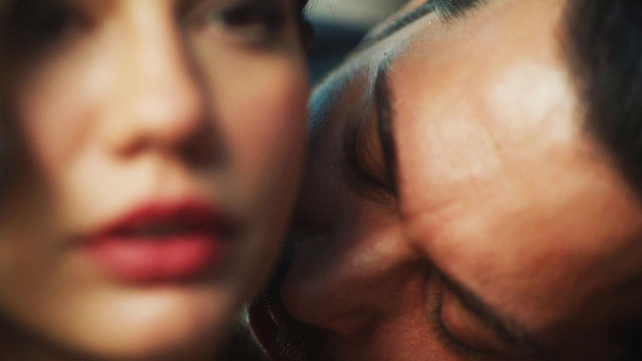 Eşref, Nisan'dan kuşkulanıyor!