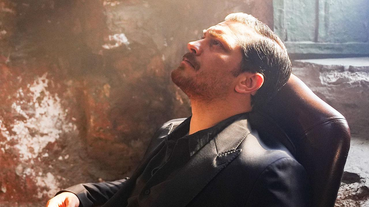 Eşref Rüya 24. Bölüm - Eşref Racon Sahneleri