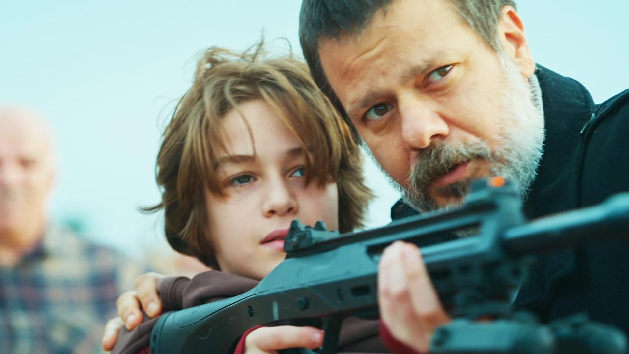 Ali, oğluyla baş başa!