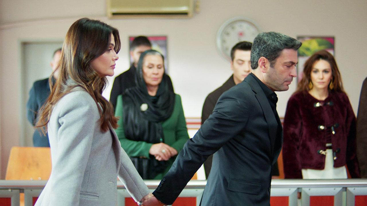 Duruşmadan el ele ayrıldılar!