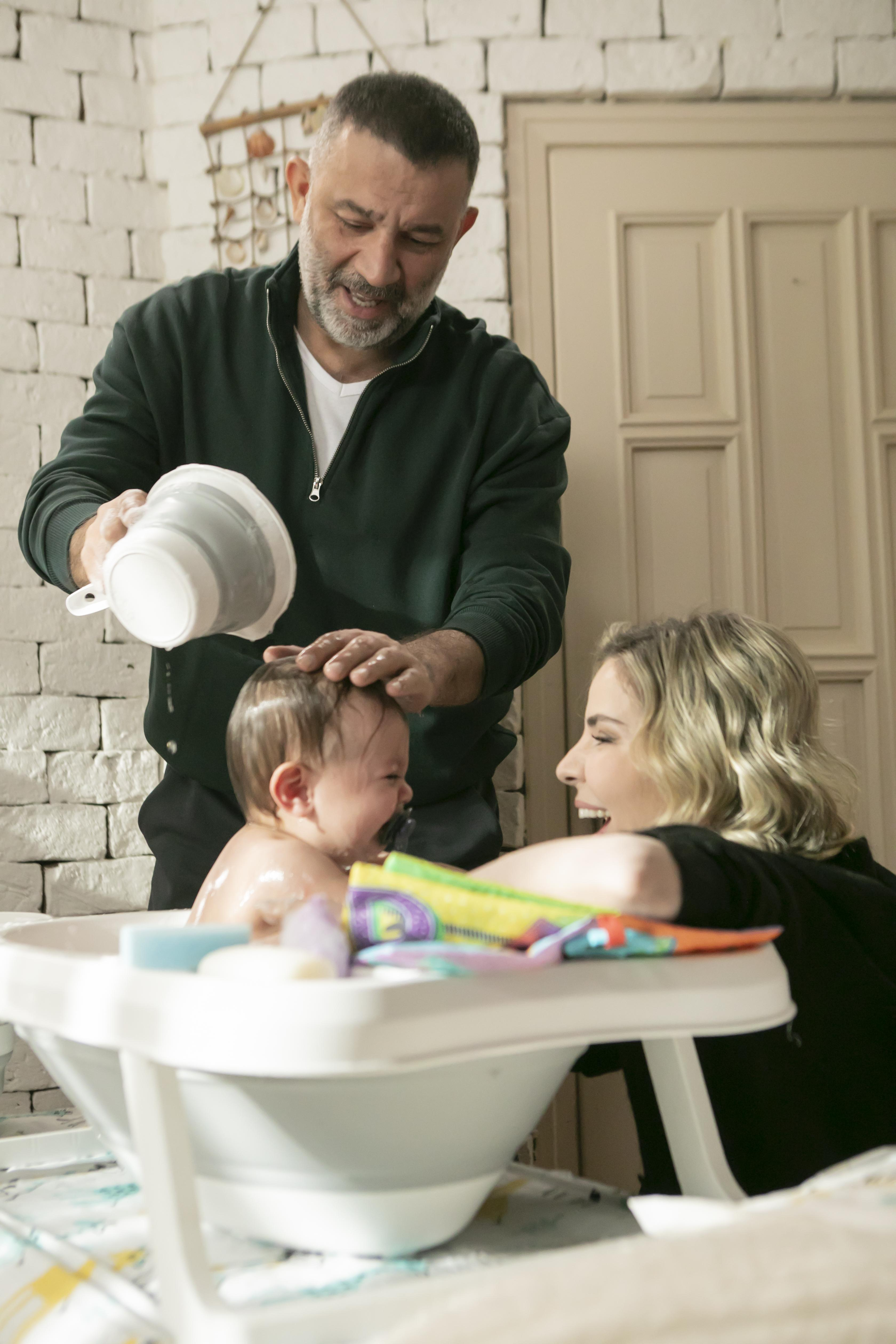 Arka Sokaklar'da mutlu aile tablosu!