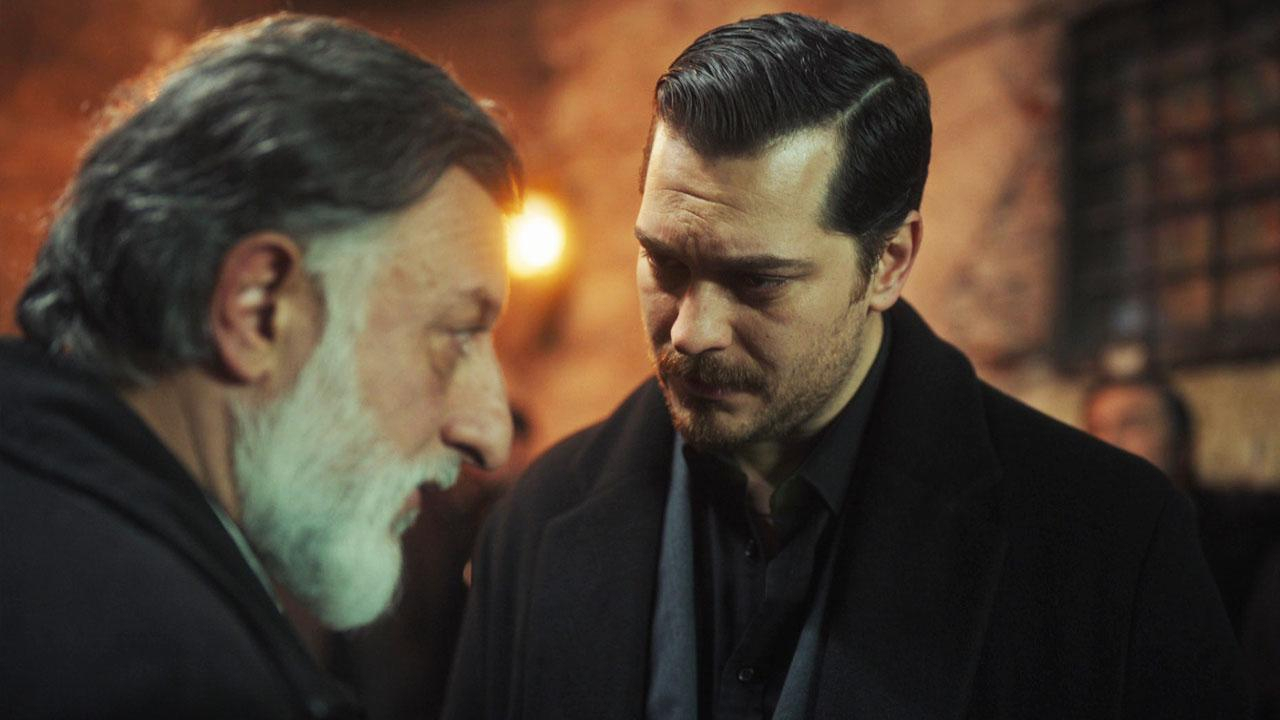 Eşref, babalığını gösteriyor!