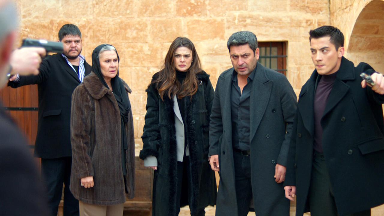 Ecmel'in evi savaş meydanına döndü!