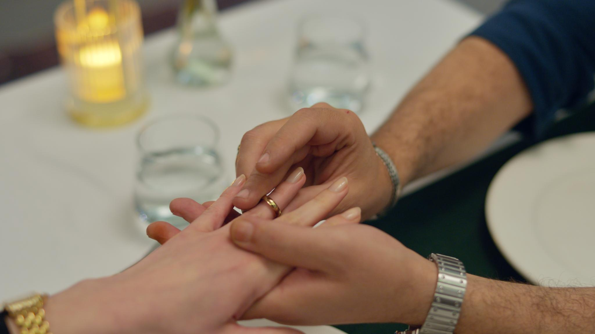 "Bu yüzüğü takmanı istiyorum"