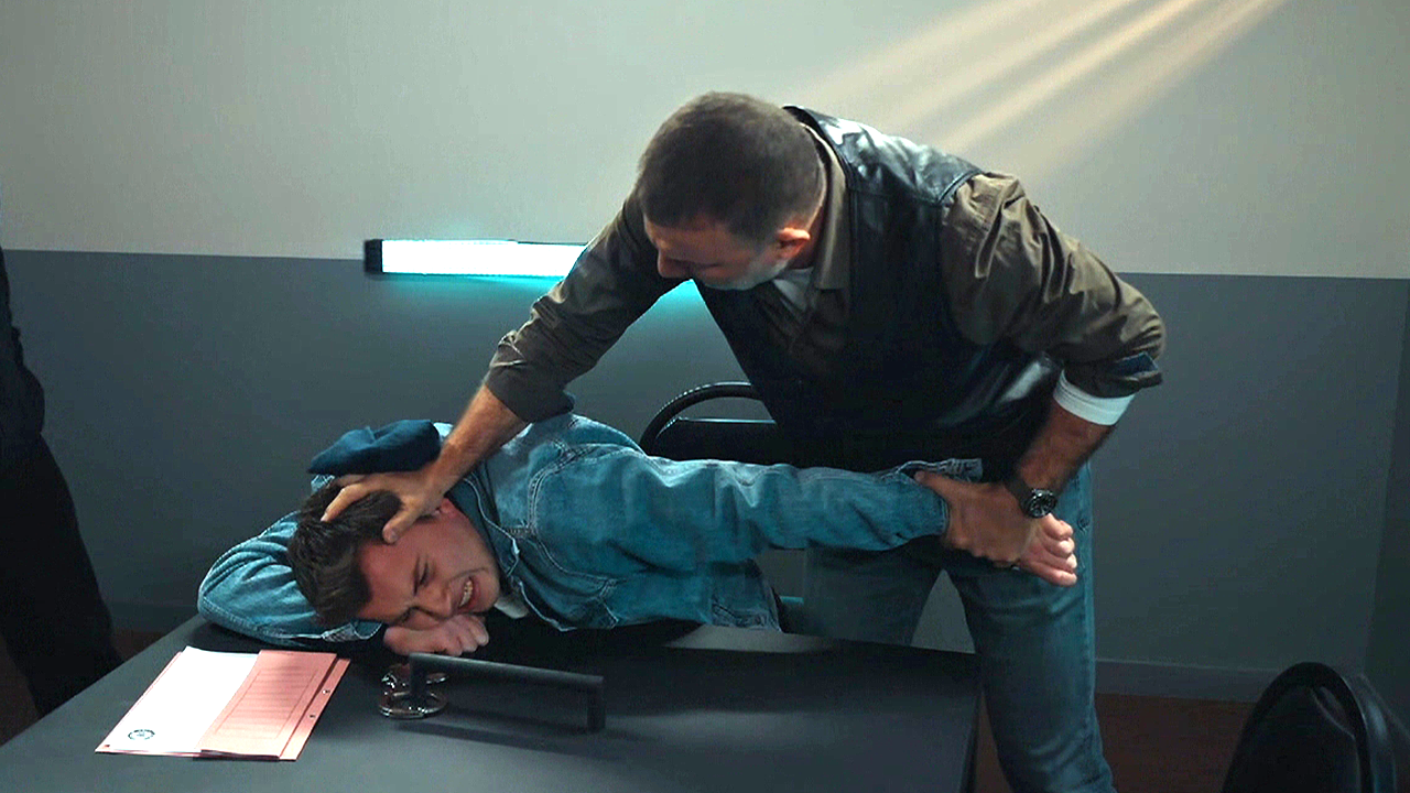 Mesut sorguda şaşırtmıyor...