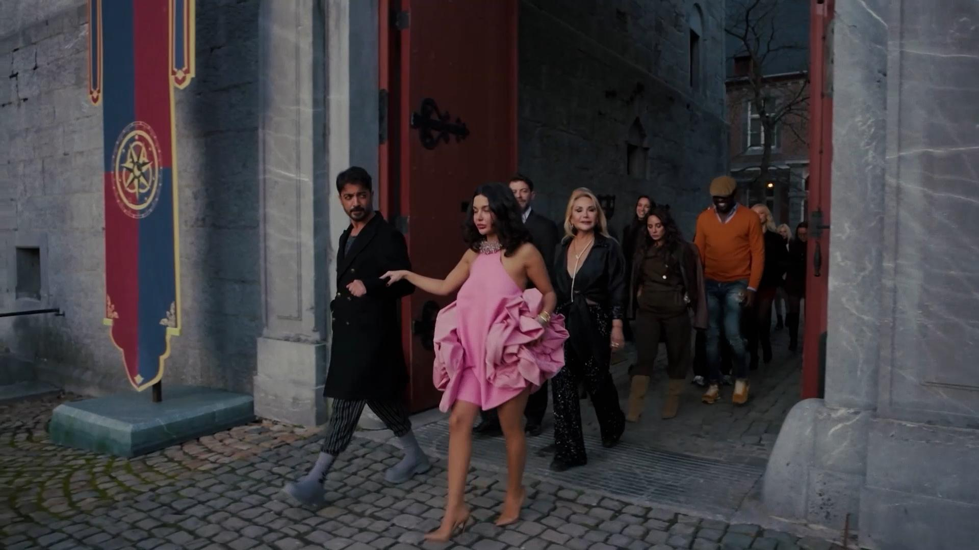 "İçlerinden bazıları göründükleri kadar masum değil!"