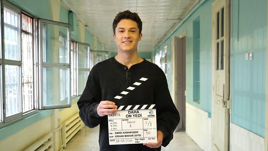 Bir aile hikayesi "Daha On Yedi" sete çıktı!