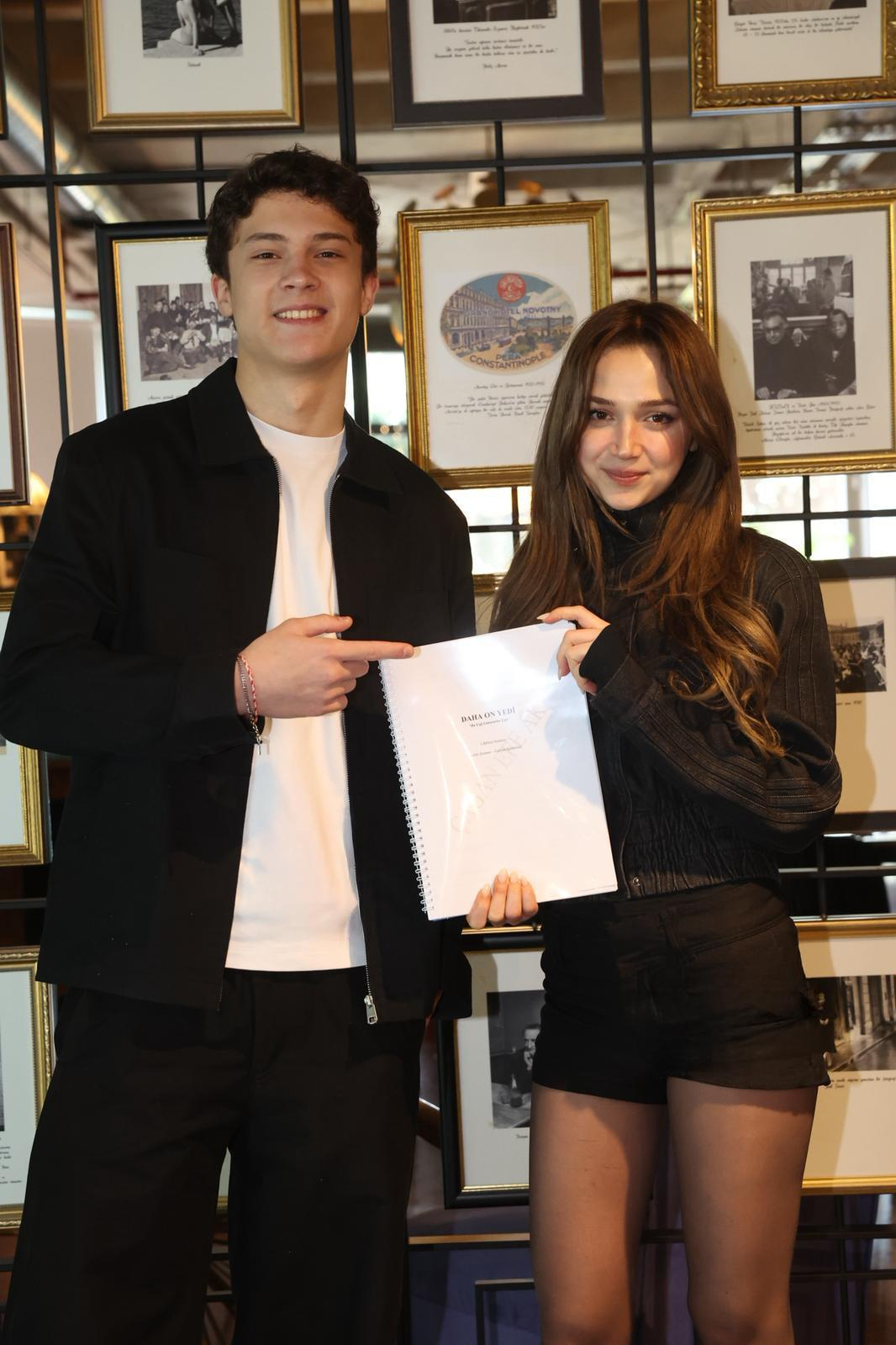 Bir aile hikayesi "Daha On Yedi" sete çıktı!