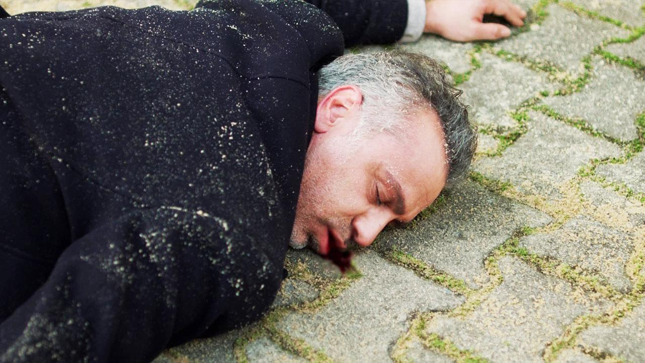 Cihan ölüme atladı!