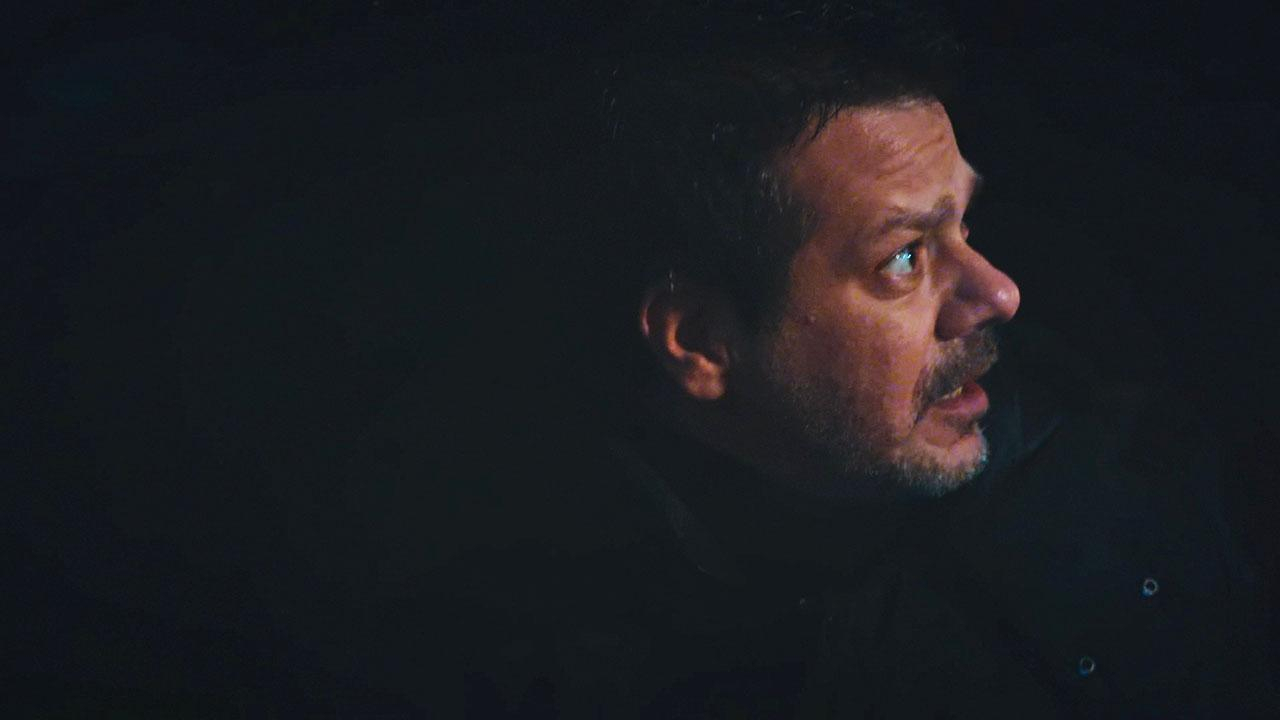 Ali kurşunların önüne atladı!