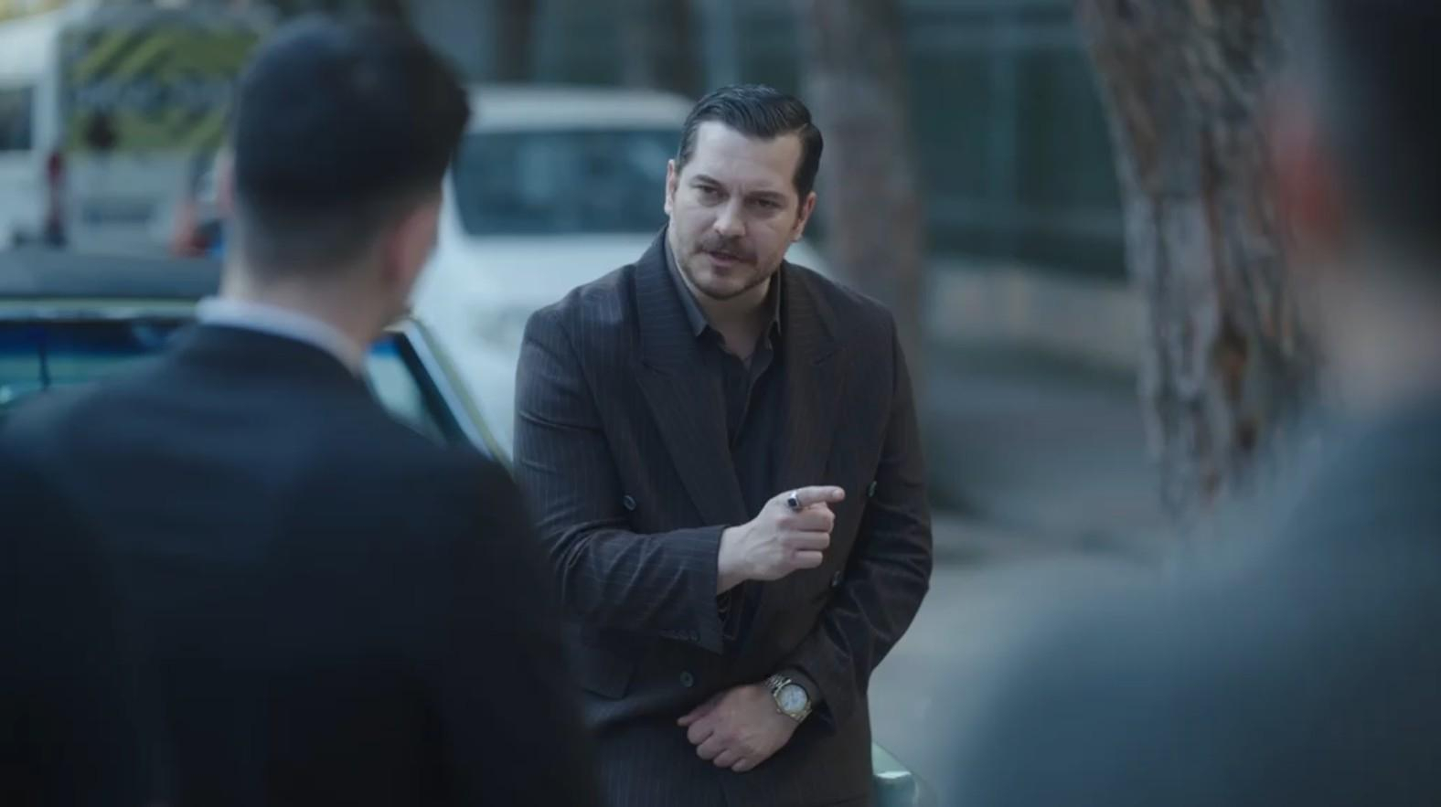 Eşref raconu gençler için kesti!