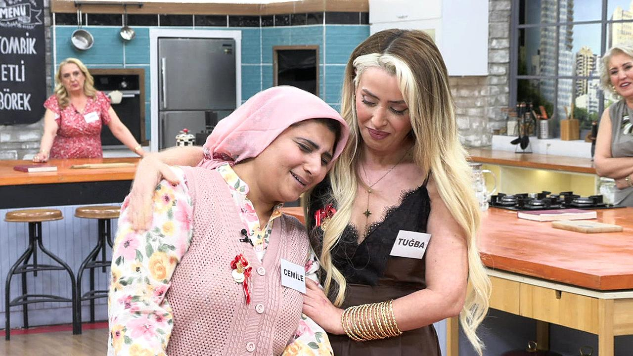 Cemile'nin taklidi kırdı geçirdi!