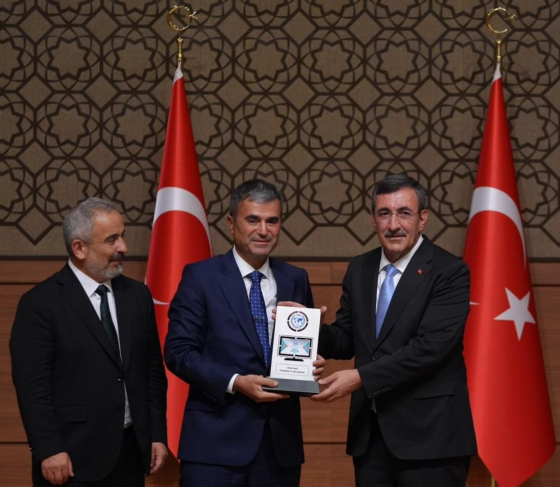 Yılın dizisi "Uzak Şehir"