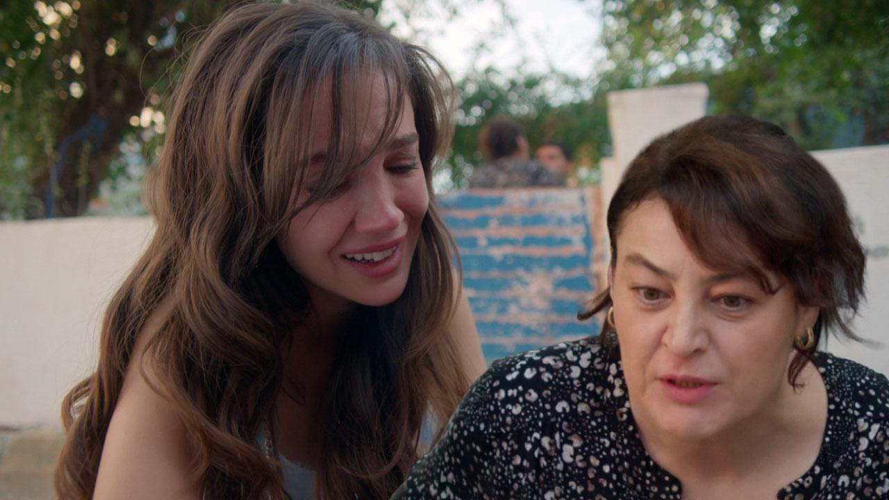 Nimet, Simay'ı kapıya attı!
