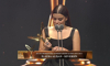 En İyi Romantik Komedi Dizisi Kadın Oyuncu: İlayda Alişan - Seversin - Pantene Altın Kelebek Ödülleri 2022