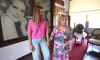 Bedia Akartürk'ten Sophia Loren'e hediye!