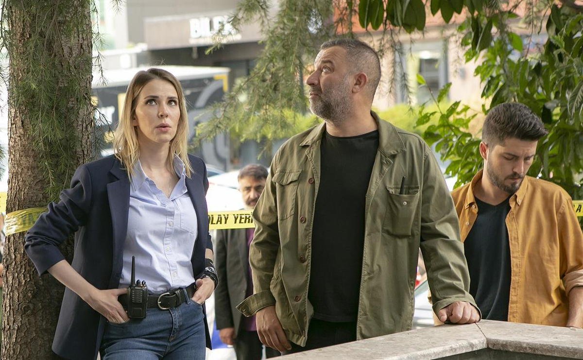 ARKA SOKAKLARDA OYA OKAR SEVİNCİ - Arka Sokaklar - Haber