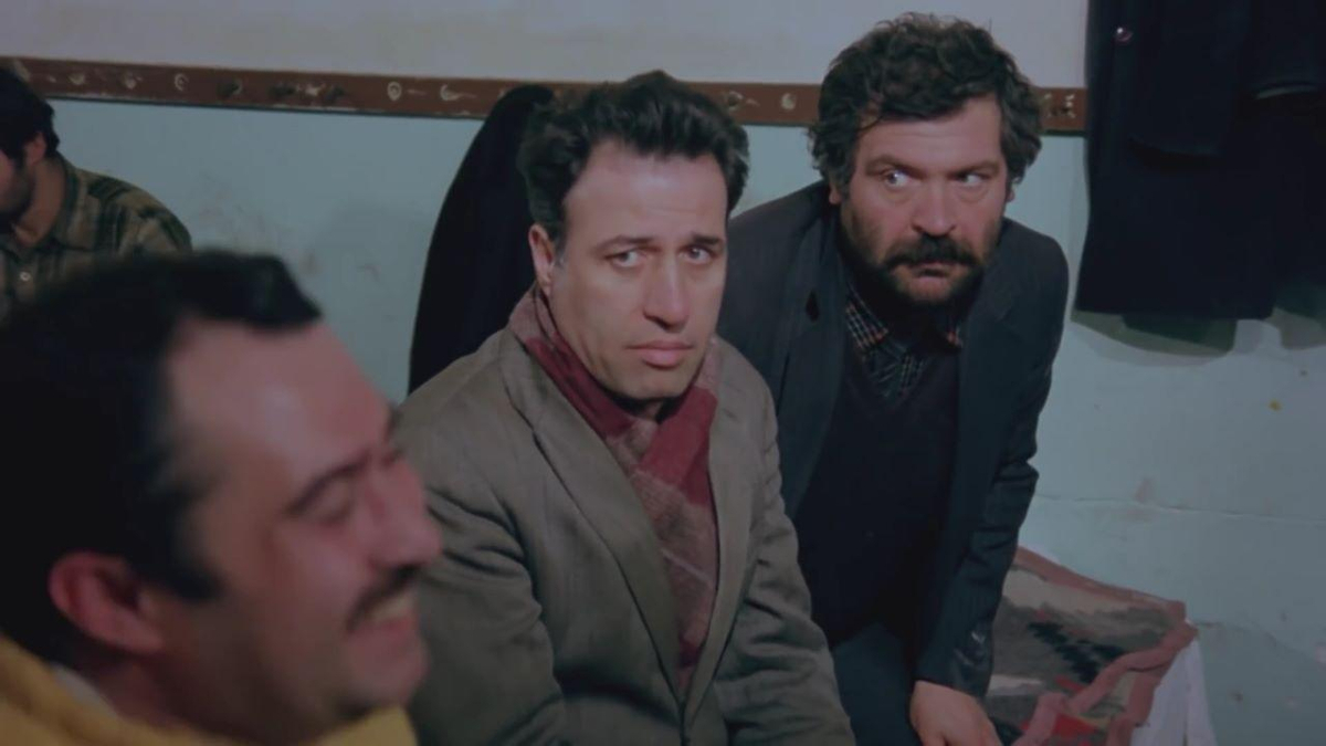 Deli Deli Küpeli Fragmanı - Sinemalar - Deli Deli Küpeli