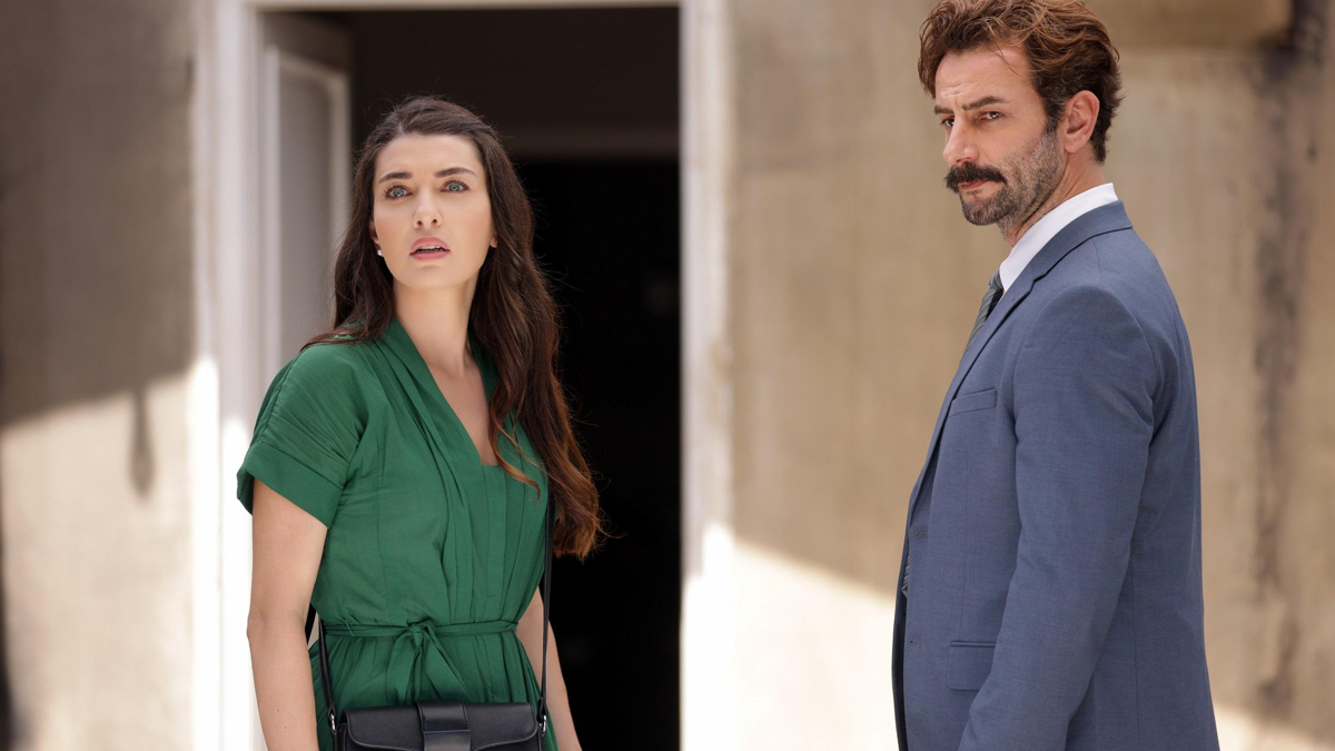 Jinsiy olatni vaginasi Syujet bilan italyan porno