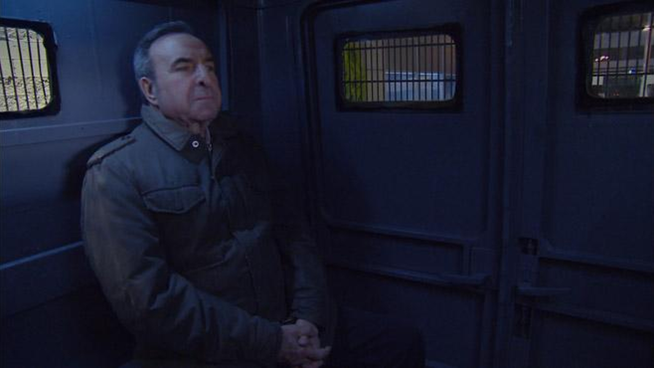 Arka Sokaklar 318.Bölüm