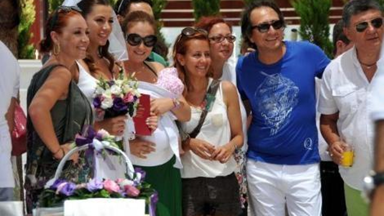 Oyuncu sevgililer Bodrum’da evlendi