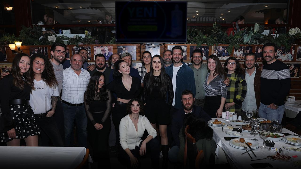 Afili Aşk ekibi diziyi birlikte izledi!