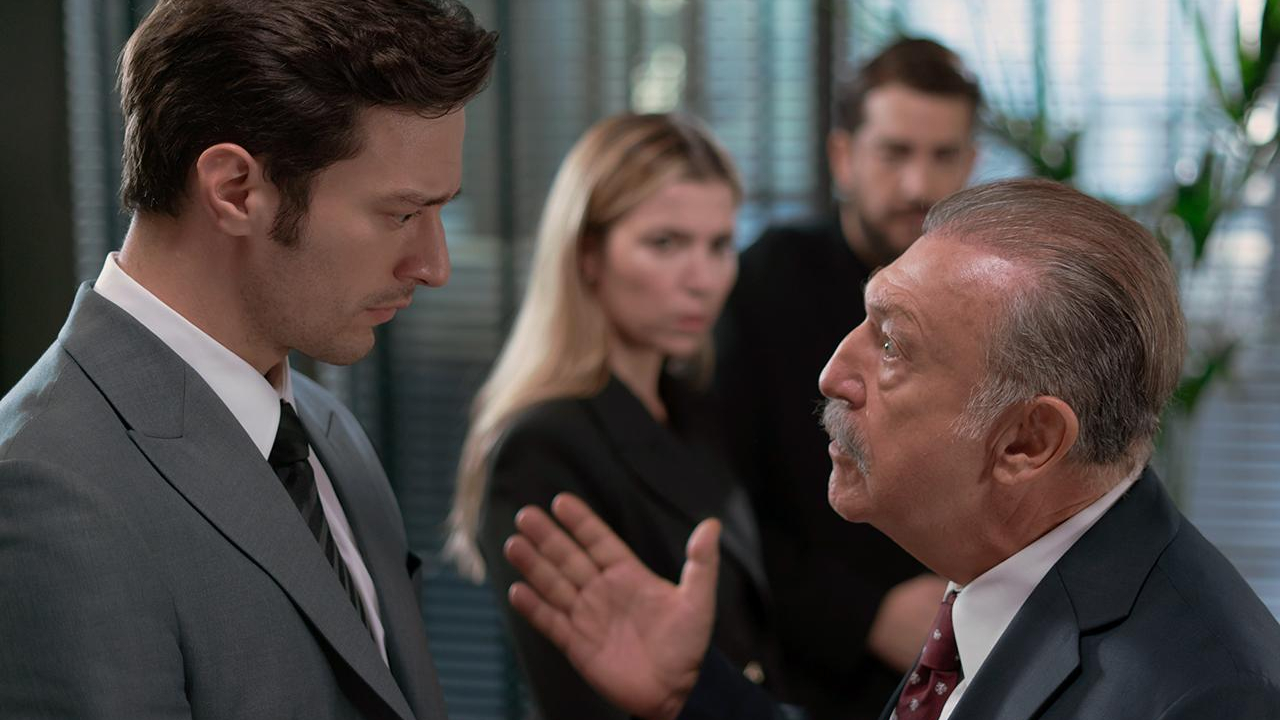 Camdaki Kız 17. Bölüm