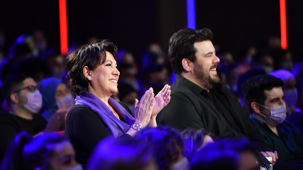 Çok Güzel Hareketler 2 (105. Bölüm) / 27.12.2021