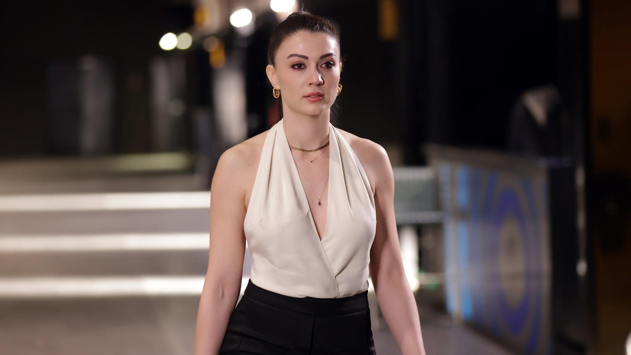Burcu Özberk, Kraliçe ile ekrana dönmeye hazırlanıyor!