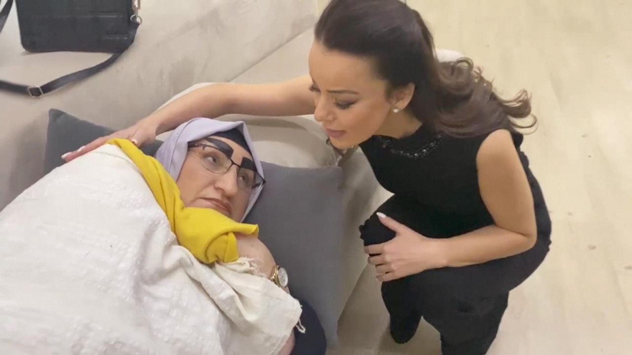 Nursel Ergin, horul horul uyuyan Beyhan Hanımı zor uyandırdı!