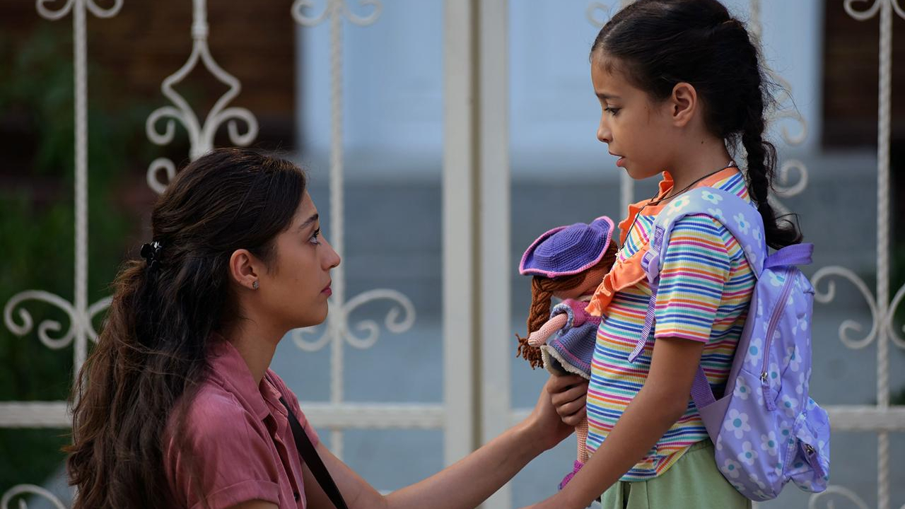 Bizi Birleştiren Hayat İlk Bölüm izle