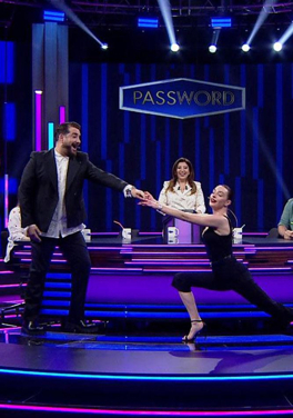 Melis Sezen'den dans şov!