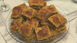 El Açması Pazılı Börek tarifi