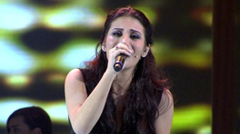 İrem Dericiden canlı performans