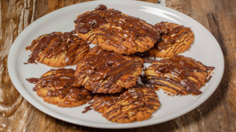 Arda'nın Mutfağı - Fıstıklı Karamelli Bisküvi Tarifi - Fıstıklı Karamelli Bisküvi Nasıl Yapılır?