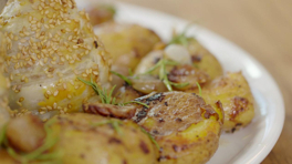 Arpacık Soğanlı Patates - Arpacık Soğanlı Patates Tarifi - Arpacık Soğanlı Patates Nasıl Yapılır?