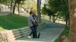 Elif, Kuzey'in kollarında bayıldı! 