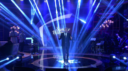 Erkan Petekkaya'dan "Kum Gibi" Performansı!