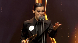 En İyi Kadın Oyuncu Pınar Deniz - Pantene Altın Kelebek Ödülleri 2022