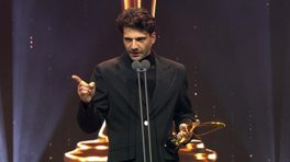 En İyi Erkek Oyuncu Kaan Urgancıoğlu - Pantene Altın Kelebek Ödülleri 2022