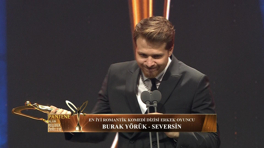 En İyi Romantik Komedi Dizisi Erkek Oyuncu: Burak Yörük - Seversin - Pantene Altın Kelebek Ödülleri 2022