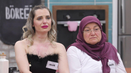 Hayat hikayesini anlatırken gözyaşlarına hakim olamadı!