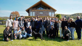 Güller ve Günahlar setinden neşeli kare!