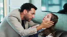 "Annem seni aldattı değil mi?"