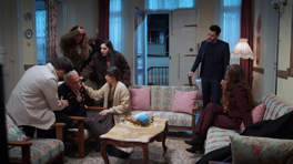 Berrak, Zeyneplerin evine çöktü!