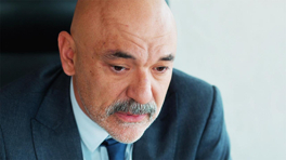 Tibet, Kader'in babası değil mi?